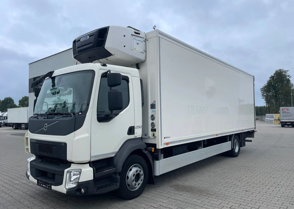 Volvo FL 16.250 CHŁODNIA - Camião frigorífico: foto 2 Volvo FL 16.250 CHŁODNIA - Camião frigorífico: foto 2