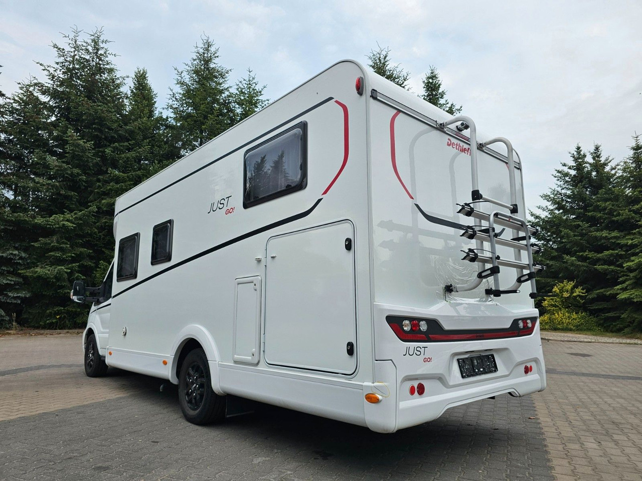 Dethleffs JUST GO T7055 EB Winter 4xBett Elektr.Hubbet - Autocaravana perfilada: foto 3 Dethleffs JUST GO T7055 EB Winter 4xBett Elektr.Hubbet - Autocaravana perfilada: foto 3