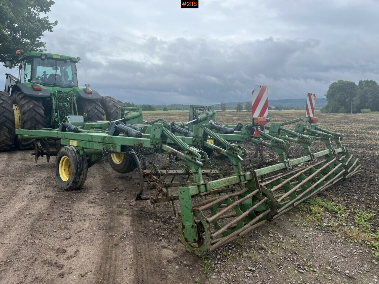 Cultivator - John Deere 410A (SEE VIDEO) - Maquina para lavrar a terra: foto 3 Cultivator - John Deere 410A (SEE VIDEO) - Maquina para lavrar a terra: foto 3
