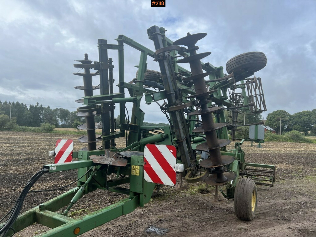 Cultivator - John Deere 410A (SEE VIDEO) - Maquina para lavrar a terra: foto 1 Cultivator - John Deere 410A (SEE VIDEO) - Maquina para lavrar a terra: foto 1