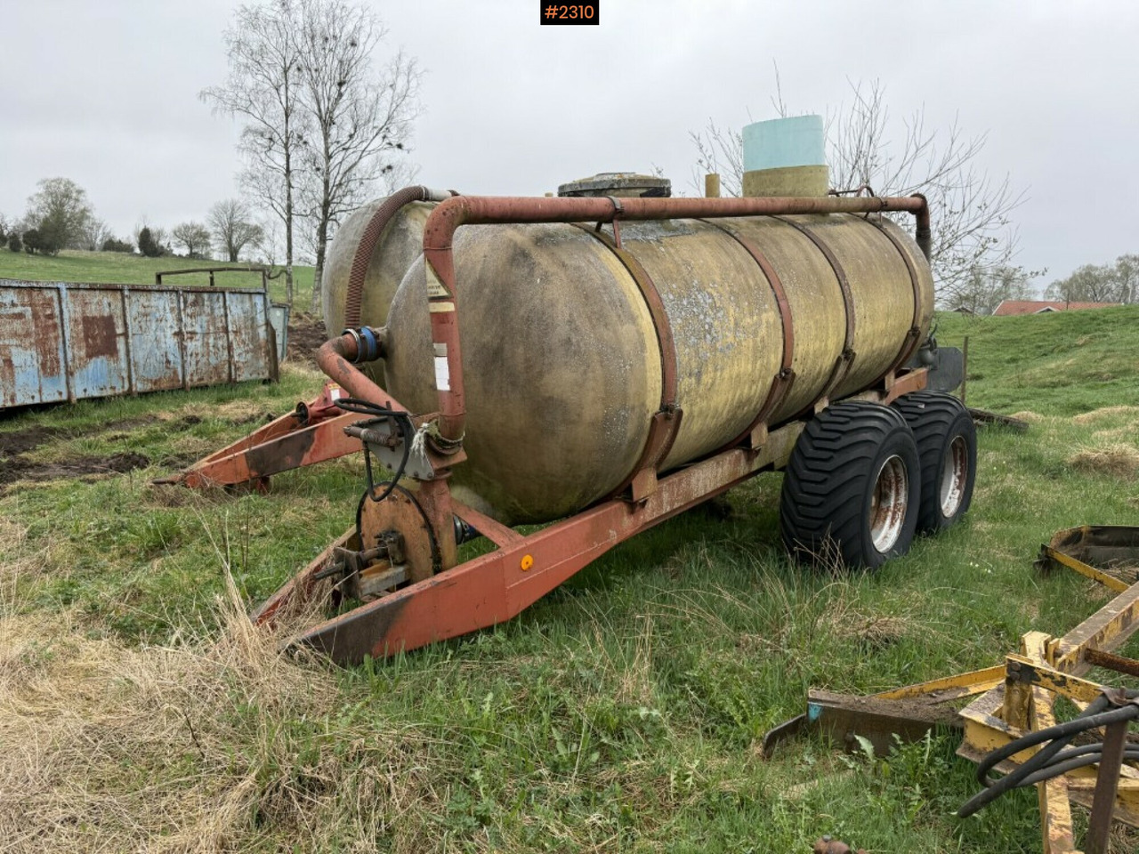Manure barrel 8 m3 - Cisterna de chorume: foto 1 Manure barrel 8 m3 - Cisterna de chorume: foto 1