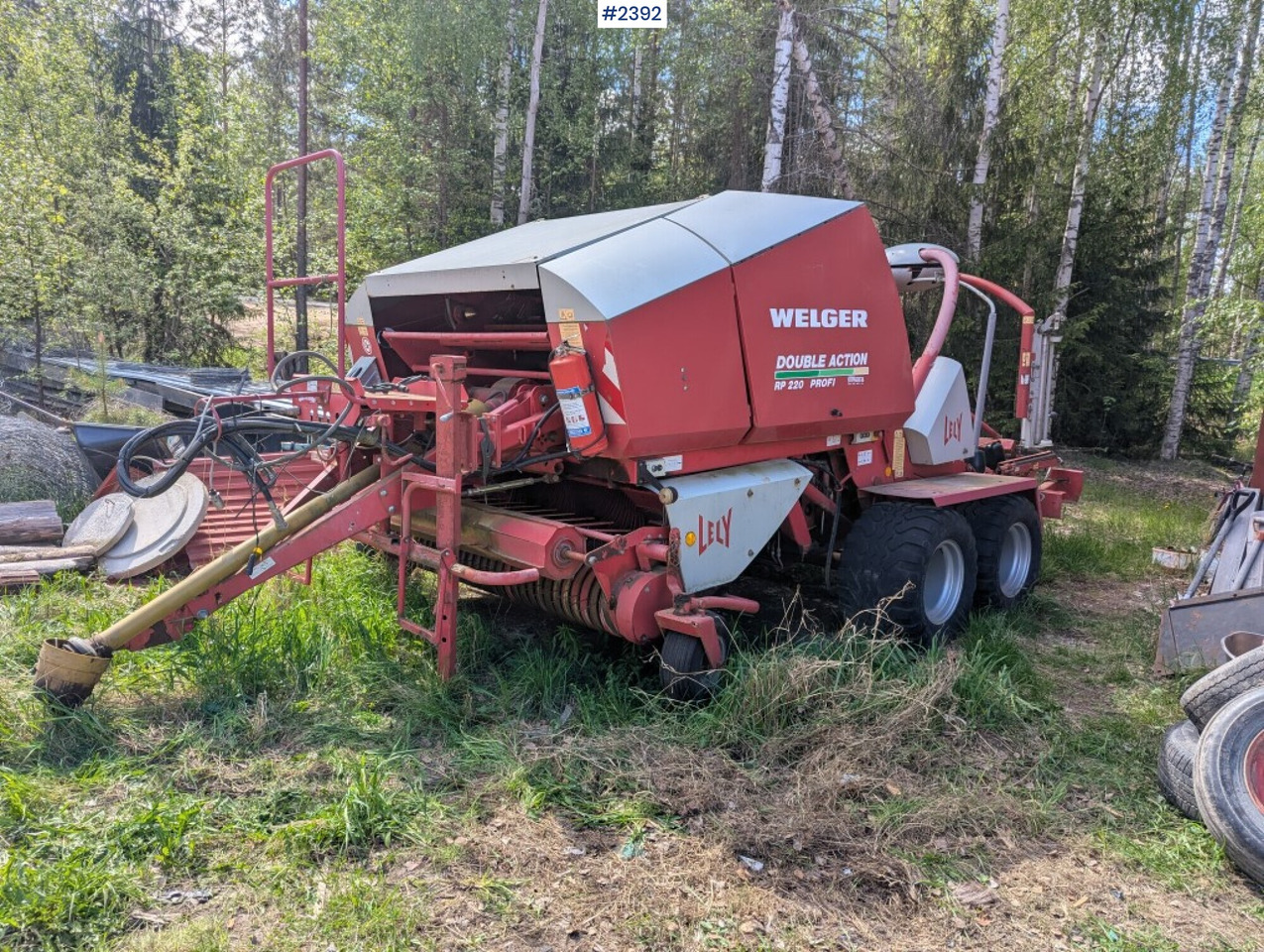 Round baler / Combination baler Welger double action 220 profi - Máquina para produção de feno: foto 1 Round baler / Combination baler Welger double action 220 profi - Máquina para produção de feno: foto 1