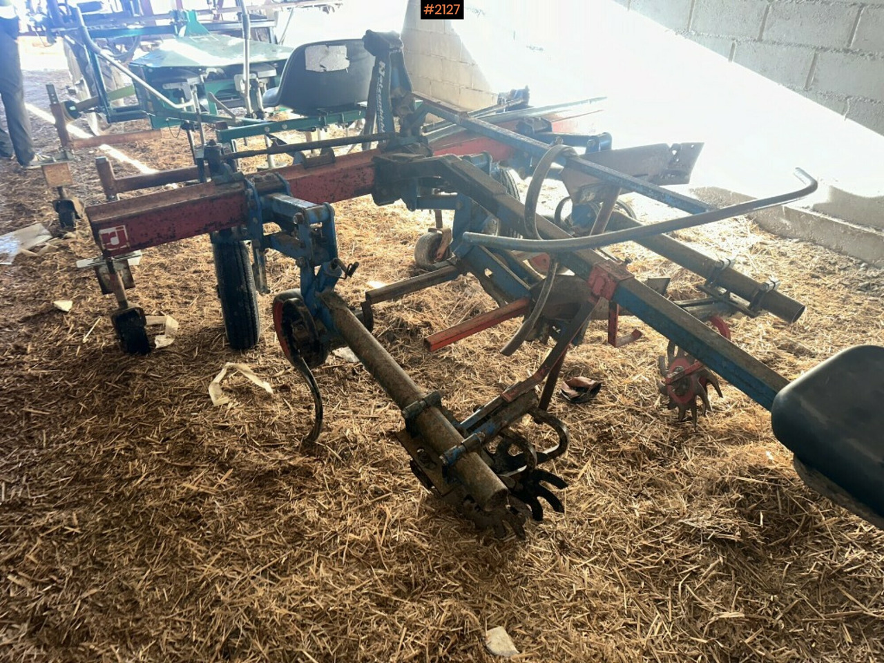 Row crop cleaner Hatzenbichler - Maquina para lavrar a terra: foto 1 Row crop cleaner Hatzenbichler - Maquina para lavrar a terra: foto 1