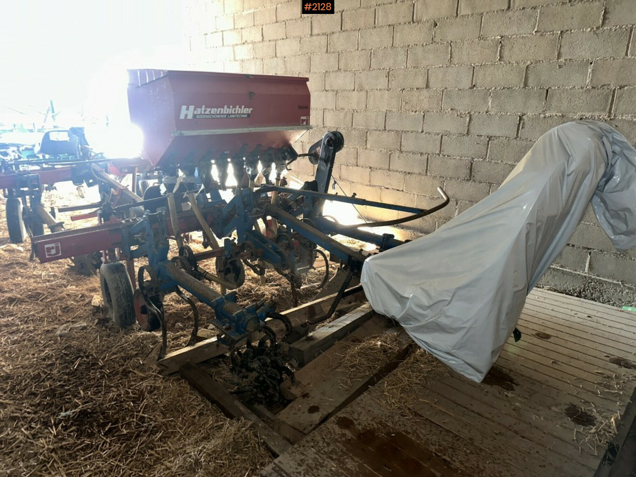 Row crop cleaner Hatzenbichler with fertilizer - Maquina para lavrar a terra: foto 3 Row crop cleaner Hatzenbichler with fertilizer - Maquina para lavrar a terra: foto 3