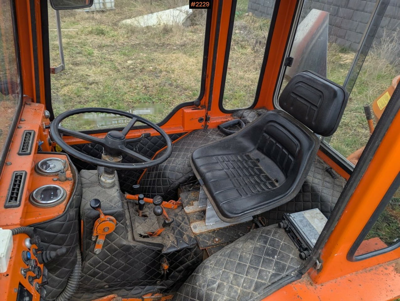 Tractor Holder P60 with multiple implements - Trator: foto 3 Tractor Holder P60 with multiple implements - Trator: foto 3