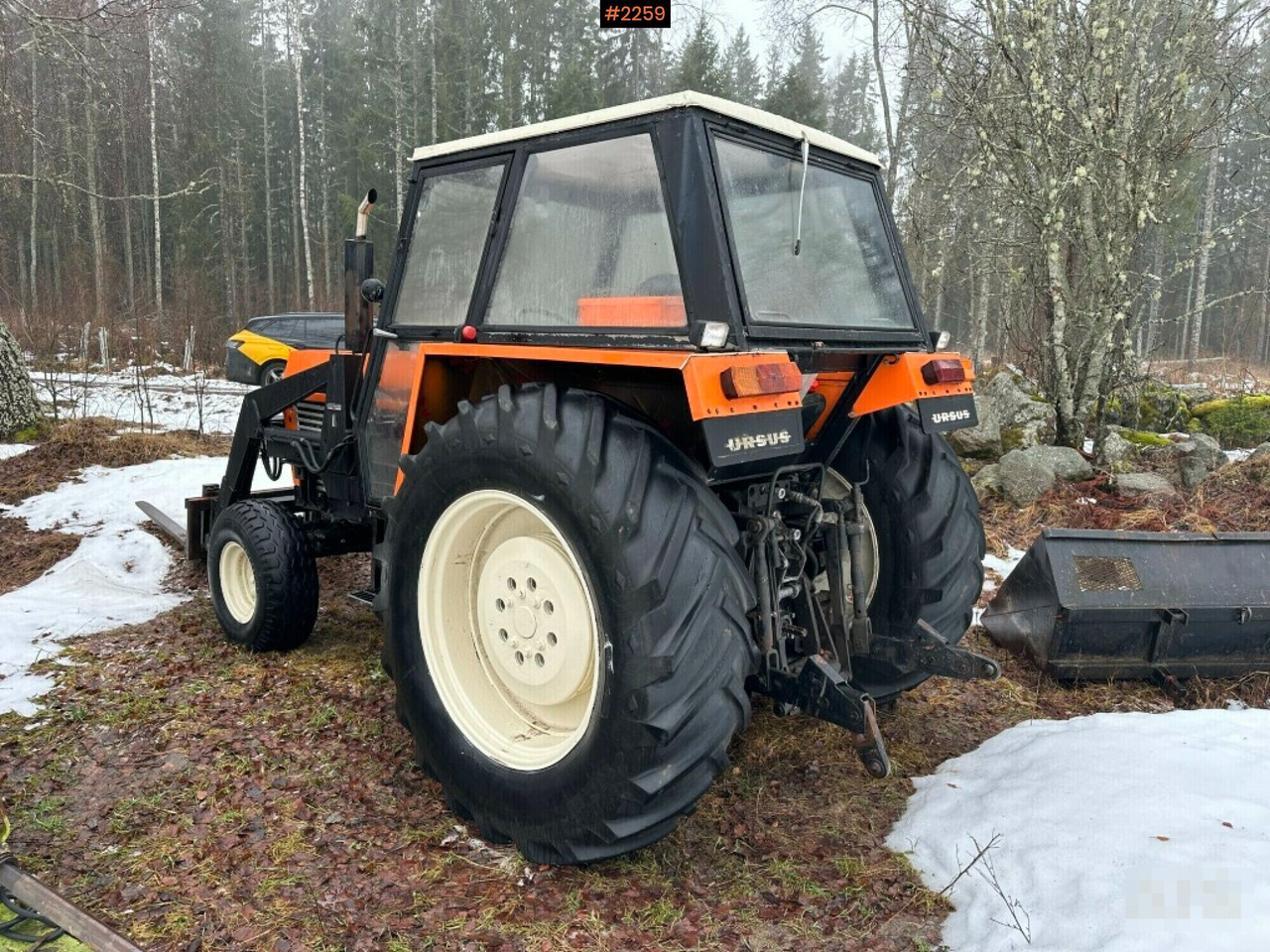 Tractor Ursus C385 Deluxe! with loader and implements - Trator: foto 3 Tractor Ursus C385 Deluxe! with loader and implements - Trator: foto 3