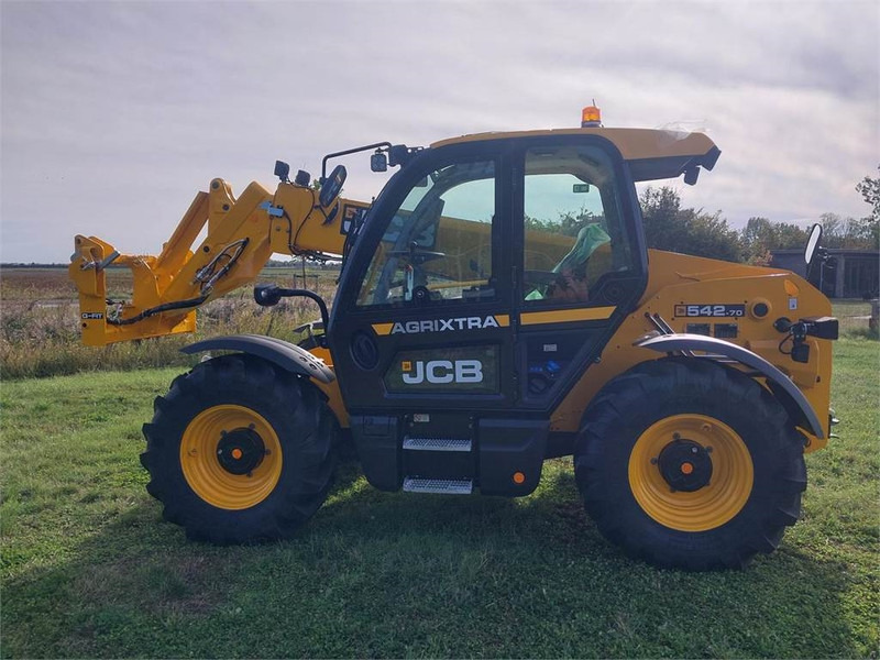 JCB 542-70 AgriXtra DTVT - Empilhador telescópico: foto 1 JCB 542-70 AgriXtra DTVT - Empilhador telescópico: foto 1