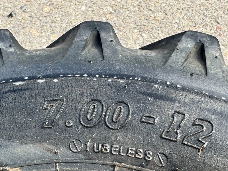 Giant Banden met velg 7.00-12 - Pneu: foto 4 Giant Banden met velg 7.00-12 - Pneu: foto 4