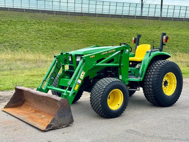 John Deere 4600 compact met voorlader 4X4 hydrostaat GEEN BTW 4600 - Trator: foto 4 John Deere 4600 compact met voorlader 4X4 hydrostaat GEEN BTW 4600 - Trator: foto 4