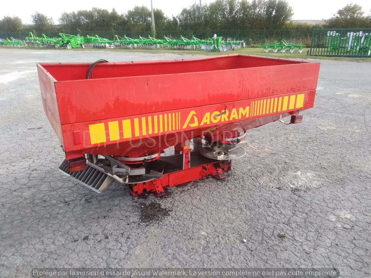 AGRAM DISTRIBUTEUR D'ENGRAIS JET SPREAD 281 - Distribuidor de fertilizantes: foto 4 AGRAM DISTRIBUTEUR D'ENGRAIS JET SPREAD 281 - Distribuidor de fertilizantes: foto 4