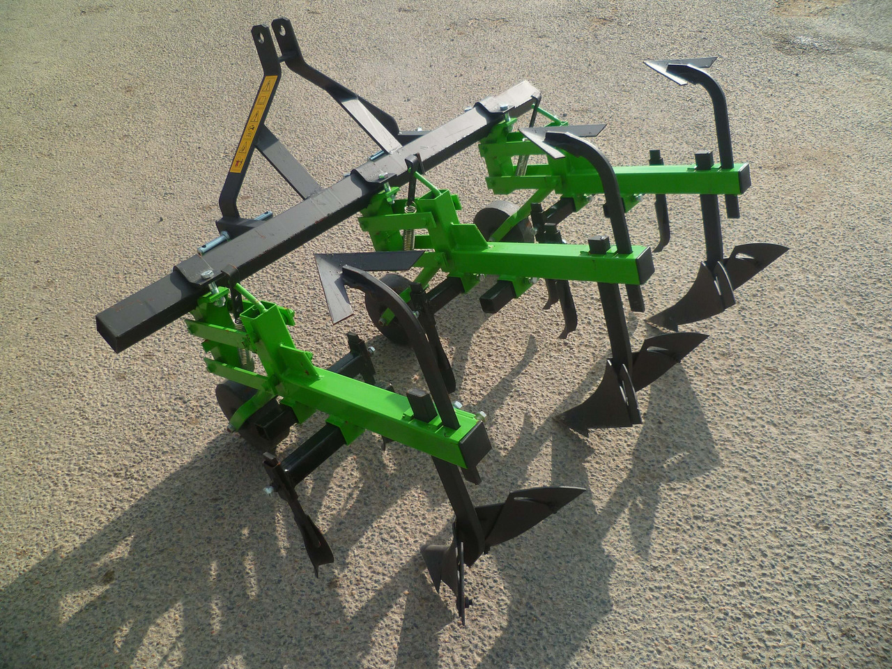 BOMET Bineuse Butteuse 2 rangs NORMA - Maquina para lavrar a terra: foto 4 BOMET Bineuse Butteuse 2 rangs NORMA - Maquina para lavrar a terra: foto 4