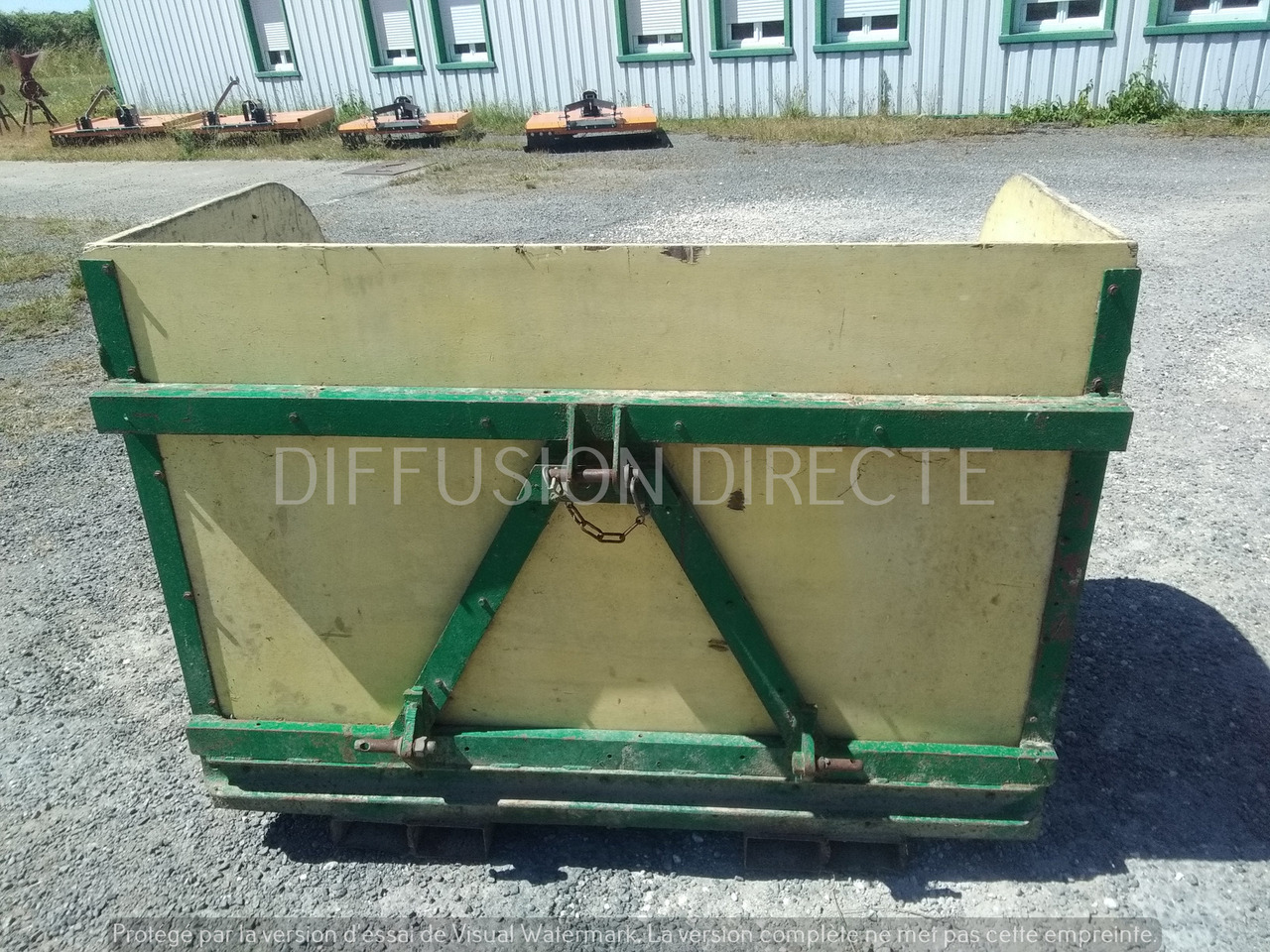 JOHN DEERE TRACTEUR 1120 - Trator: foto 5 JOHN DEERE TRACTEUR 1120 - Trator: foto 5