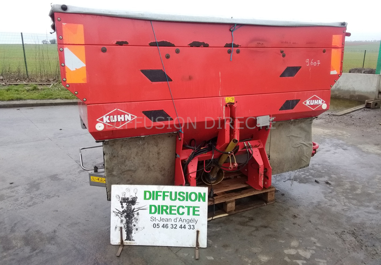 KUHN DISTRIBUTEUR D'ENGRAIS MDS 1141 - Distribuidor de fertilizantes: foto 1 KUHN DISTRIBUTEUR D'ENGRAIS MDS 1141 - Distribuidor de fertilizantes: foto 1