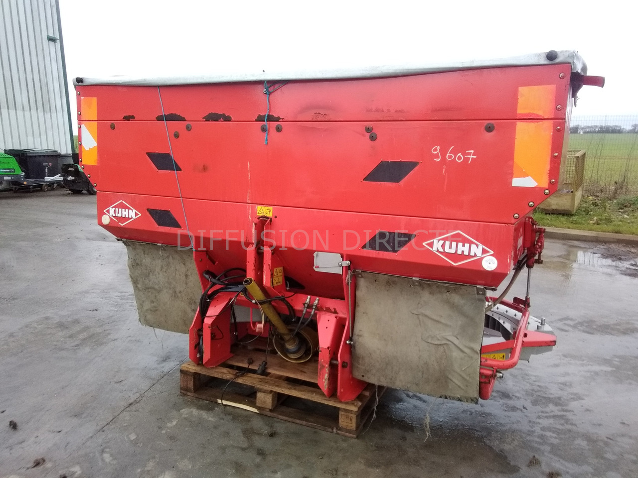 KUHN DISTRIBUTEUR D'ENGRAIS MDS 1141 - Distribuidor de fertilizantes: foto 2 KUHN DISTRIBUTEUR D'ENGRAIS MDS 1141 - Distribuidor de fertilizantes: foto 2