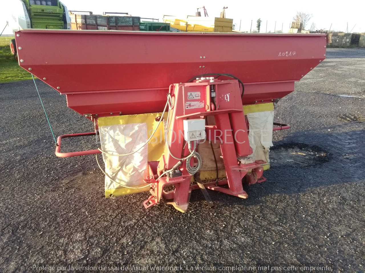 LELY DISTRIBUTEUR D'ENGRAIS CENTERMATIC PESEE - Distribuidor de fertilizantes: foto 2 LELY DISTRIBUTEUR D'ENGRAIS CENTERMATIC PESEE - Distribuidor de fertilizantes: foto 2