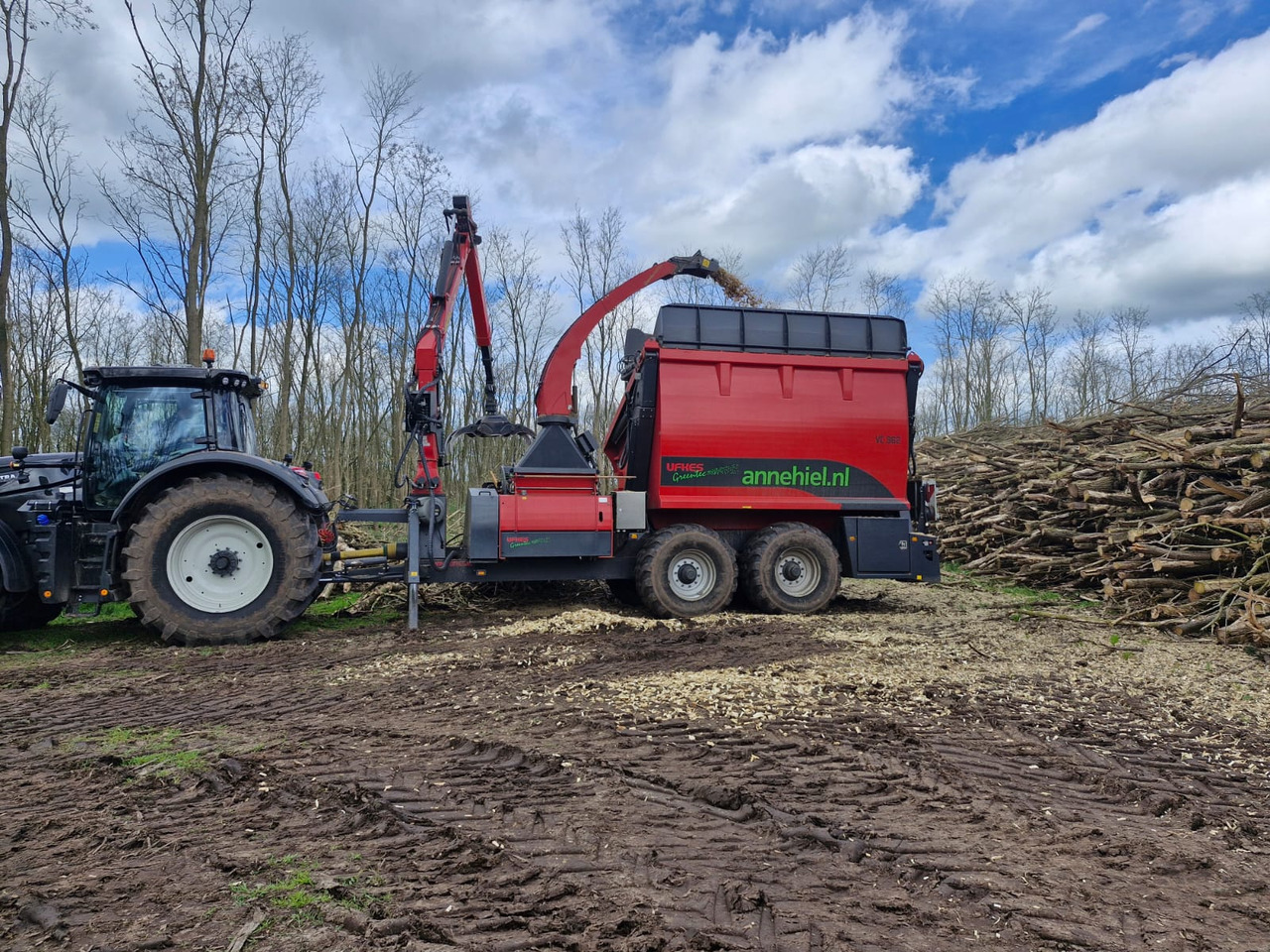 Estilhaçadora de madeira UFKES Greentec 972 Tracked Chipper: foto 16 Estilhaçadora de madeira UFKES Greentec 972 Tracked Chipper: foto 16