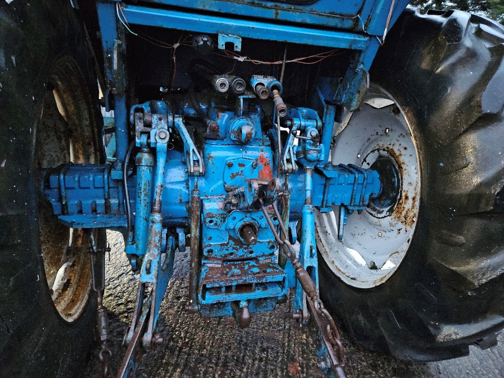 Ford 7700 2wd Tractor - Trator: foto 4 Ford 7700 2wd Tractor - Trator: foto 4
