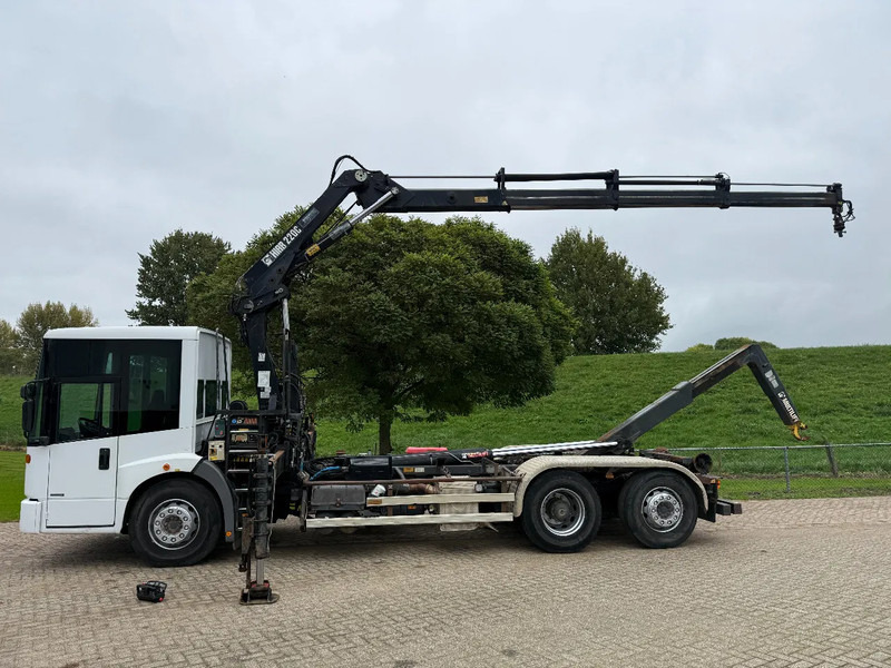 Mercedes-Benz Econic Hiab 220-Hooklift-6x2-Remote - Camião grua: foto 2 Mercedes-Benz Econic Hiab 220-Hooklift-6x2-Remote - Camião grua: foto 2