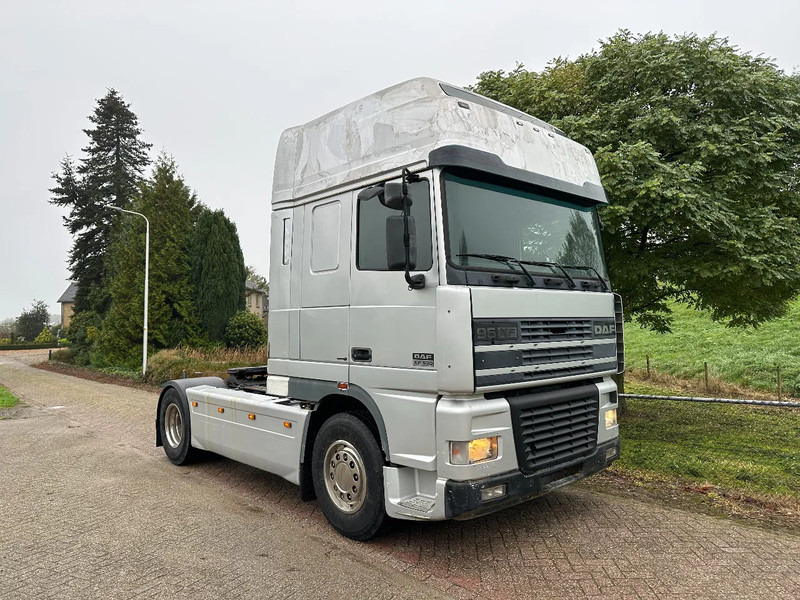 DAF XF 530 4X2 Manual EUR3 LOW KM - Tractor: foto 5 DAF XF 530 4X2 Manual EUR3 LOW KM - Tractor: foto 5