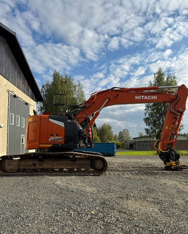 HitachiZX225USLC-7 + Engcon - Escavadora de rastos: foto 3 HitachiZX225USLC-7 + Engcon - Escavadora de rastos: foto 3