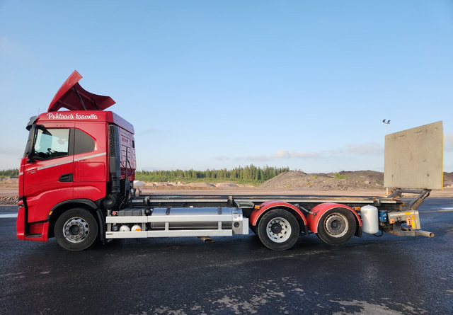 Iveco S-Way 6x2 LNG / LBG - Camião chassi: foto 2 Iveco S-Way 6x2 LNG / LBG - Camião chassi: foto 2