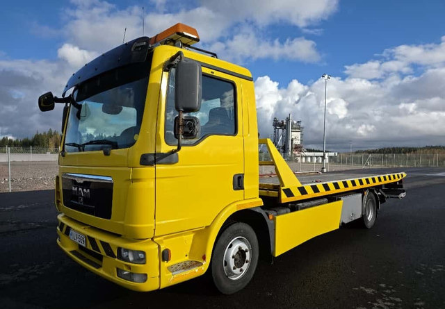 MANTGL 8.180 4x2 Wilhelm Wellmeyer - Caminhão reboque: foto 1 MANTGL 8.180 4x2 Wilhelm Wellmeyer - Caminhão reboque: foto 1