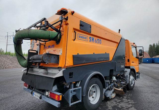 SchmidtSK650 Atego 85kmh/h - Varredora urbana: foto 5 SchmidtSK650 Atego 85kmh/h - Varredora urbana: foto 5