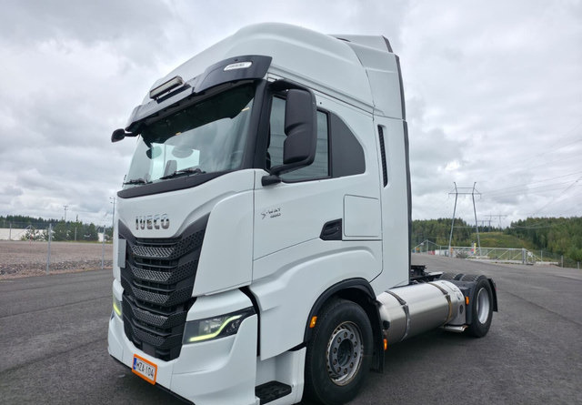 IvecoS-Way 460 4x2 LNG / LBG - Tractor: foto 1 IvecoS-Way 460 4x2 LNG / LBG - Tractor: foto 1