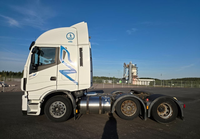 IvecoStralis 460 6x2 LNG/LBG - Tractor: foto 2 IvecoStralis 460 6x2 LNG/LBG - Tractor: foto 2