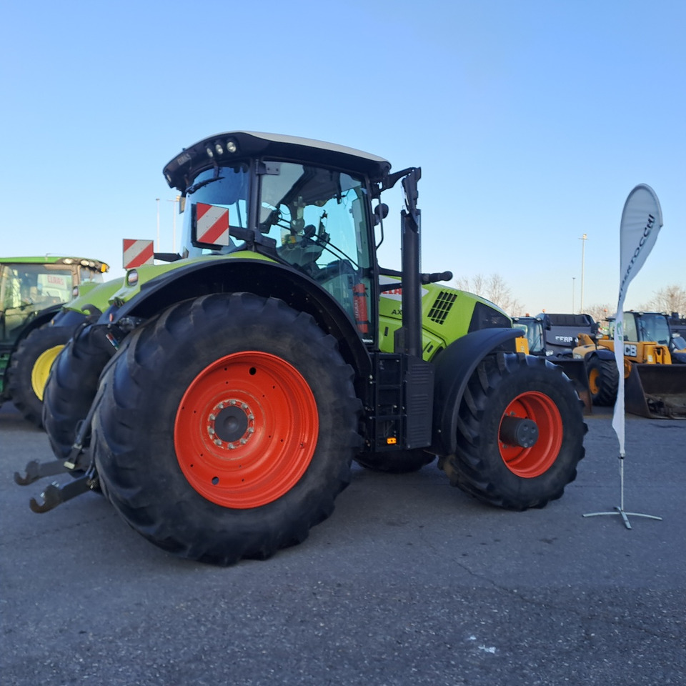 CLAAS 830 AXION - Trator: foto 2 CLAAS 830 AXION - Trator: foto 2
