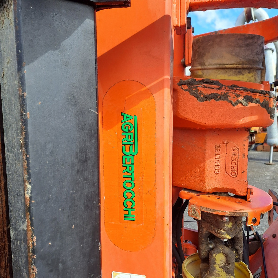 ERPICE ROTANTE PIEGHEVOLE MASCHIO AQUILA 5000 - Fresa agrícola: foto 3 ERPICE ROTANTE PIEGHEVOLE MASCHIO AQUILA 5000 - Fresa agrícola: foto 3