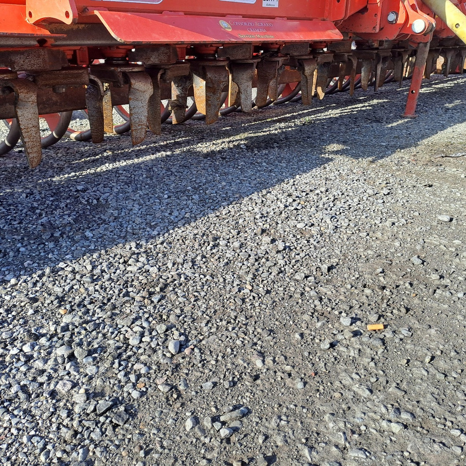 ERPICE ROTANTE PIEGHEVOLE MASCHIO AQUILA RAP 7000 - Fresa agrícola: foto 3 ERPICE ROTANTE PIEGHEVOLE MASCHIO AQUILA RAP 7000 - Fresa agrícola: foto 3