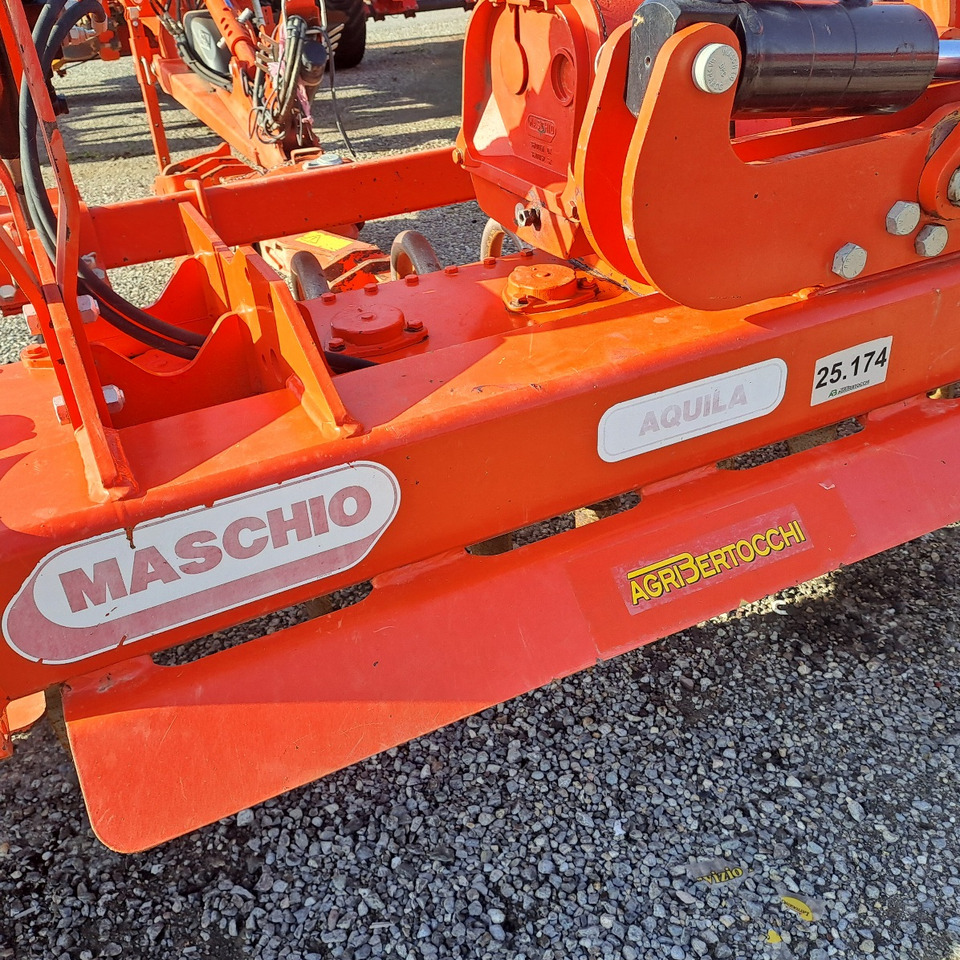 ERPICE ROTANTE PIEGHEVOLE MASCHIO AQUILA RAP 7000 - Fresa agrícola: foto 5 ERPICE ROTANTE PIEGHEVOLE MASCHIO AQUILA RAP 7000 - Fresa agrícola: foto 5