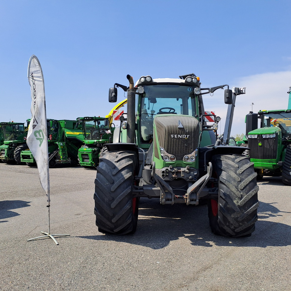FENDT 828 VARIO PROFI PLUS - Trator: foto 2 FENDT 828 VARIO PROFI PLUS - Trator: foto 2