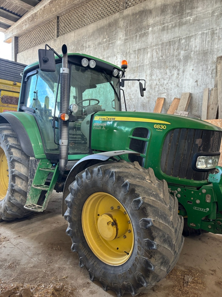 JOHN DEERE 6830 - Trator: foto 2 JOHN DEERE 6830 - Trator: foto 2