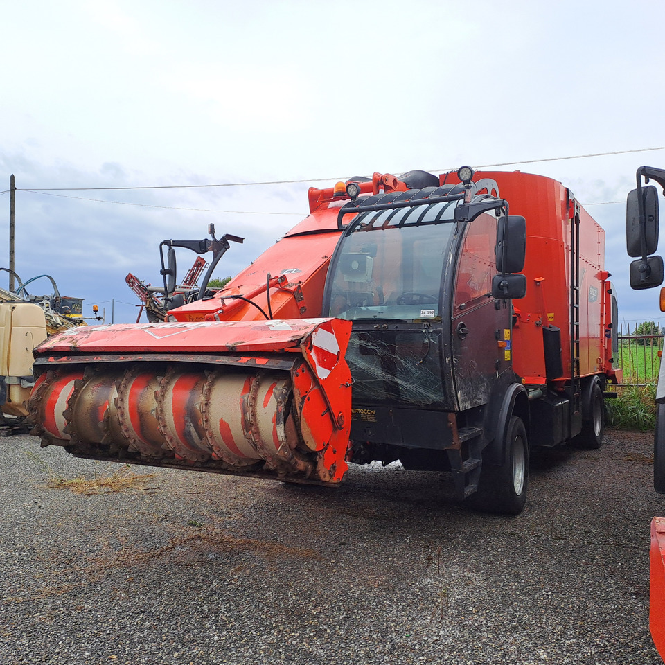 KUHN SPW 27 INTENSE - Misturadora Alimentadora: foto 2 KUHN SPW 27 INTENSE - Misturadora Alimentadora: foto 2