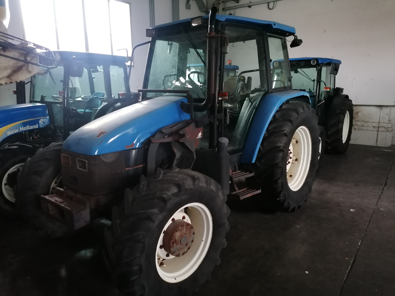 NEW HOLLAND TL 90 - Trator: foto 3 NEW HOLLAND TL 90 - Trator: foto 3