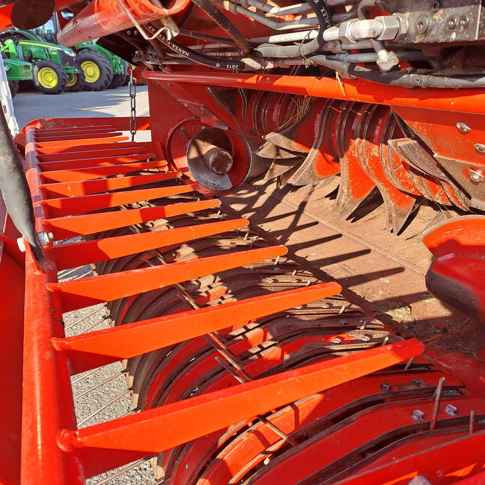 ROTOPRESSA LELY WELGER RP 445 - Enfardadeira de fardos redondos: foto 5 ROTOPRESSA LELY WELGER RP 445 - Enfardadeira de fardos redondos: foto 5
