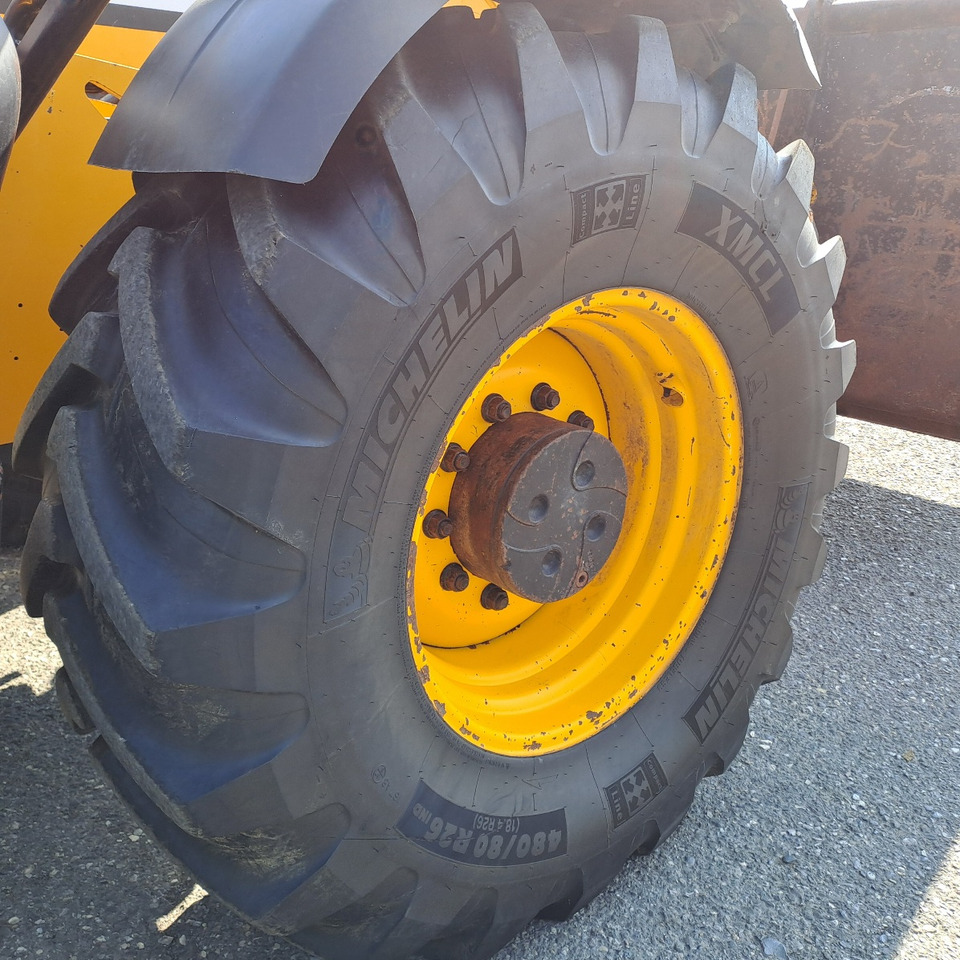 TELESCOPICO JCB 550-80 AGRIPLUS - ASTA AGRIBERTOCCHI - Empilhador telescópico: foto 4 TELESCOPICO JCB 550-80 AGRIPLUS - ASTA AGRIBERTOCCHI - Empilhador telescópico: foto 4