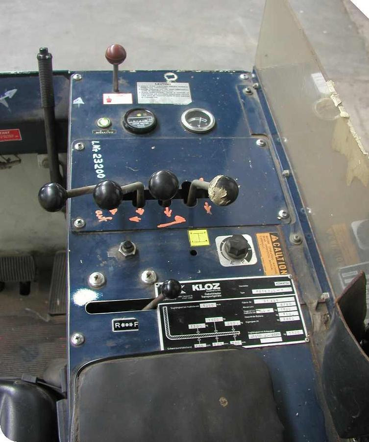 Gabelstapler KLOZ-KOMATSU - Empilhador retráctil: foto 5 Gabelstapler KLOZ-KOMATSU - Empilhador retráctil: foto 5