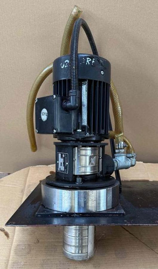 Kühlmittelpumpe GRUNDFOS - Bomba de refrigeração: foto 1 Kühlmittelpumpe GRUNDFOS - Bomba de refrigeração: foto 1