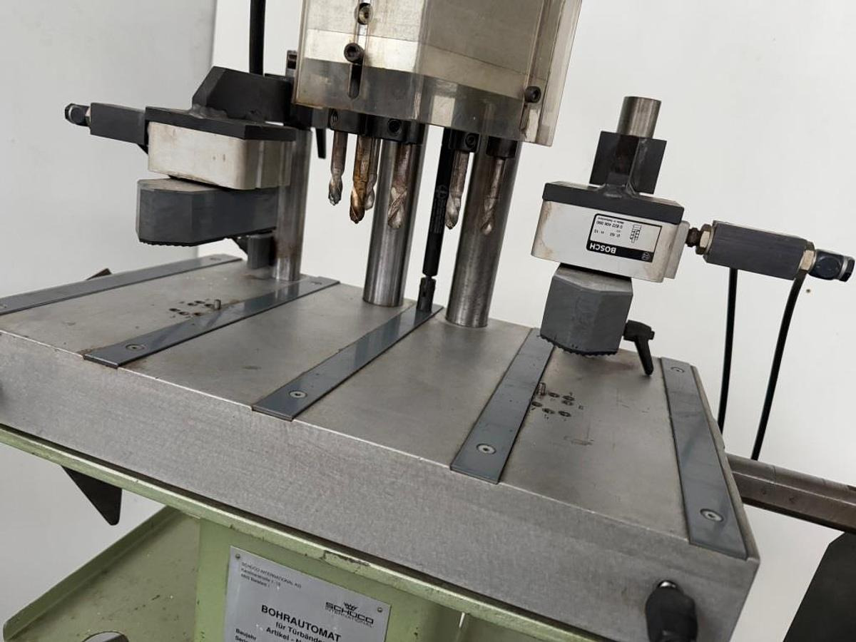 Türbänder-Bohrautomat SCHÜCO - Engenho de furar: foto 3 Türbänder-Bohrautomat SCHÜCO - Engenho de furar: foto 3