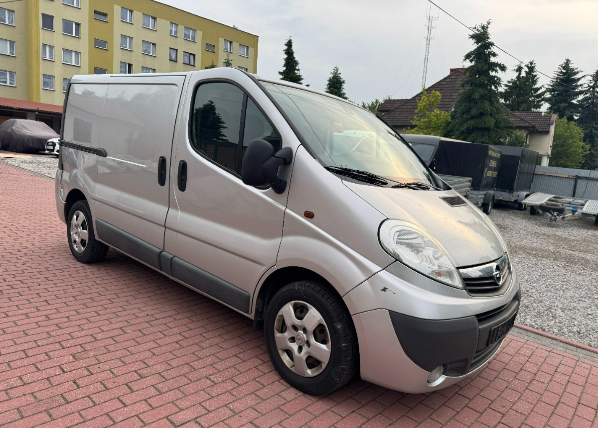 Opel Vivaro L1H1 Blaszak 3 osobowy Klimatyzacja - Furgão: foto 3 Opel Vivaro L1H1 Blaszak 3 osobowy Klimatyzacja - Furgão: foto 3