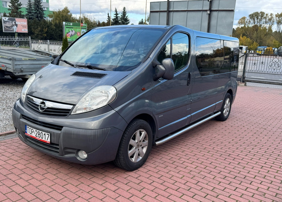 Opel Vivaro LONG 2.5 150KM Brygadówka Brygada Bezwypadkowy Super Stan FV23 - Carrinha cabine dupla: foto 2 Opel Vivaro LONG 2.5 150KM Brygadówka Brygada Bezwypadkowy Super Stan FV23 - Carrinha cabine dupla: foto 2