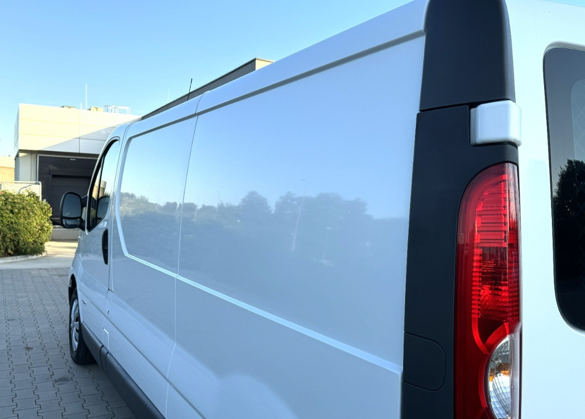 Furgão Renault Trafic 2.0 DCI 115KM LONG 2012 Rok Klimatyzacja Nawigacja BEZWYPADKOWY: foto 15