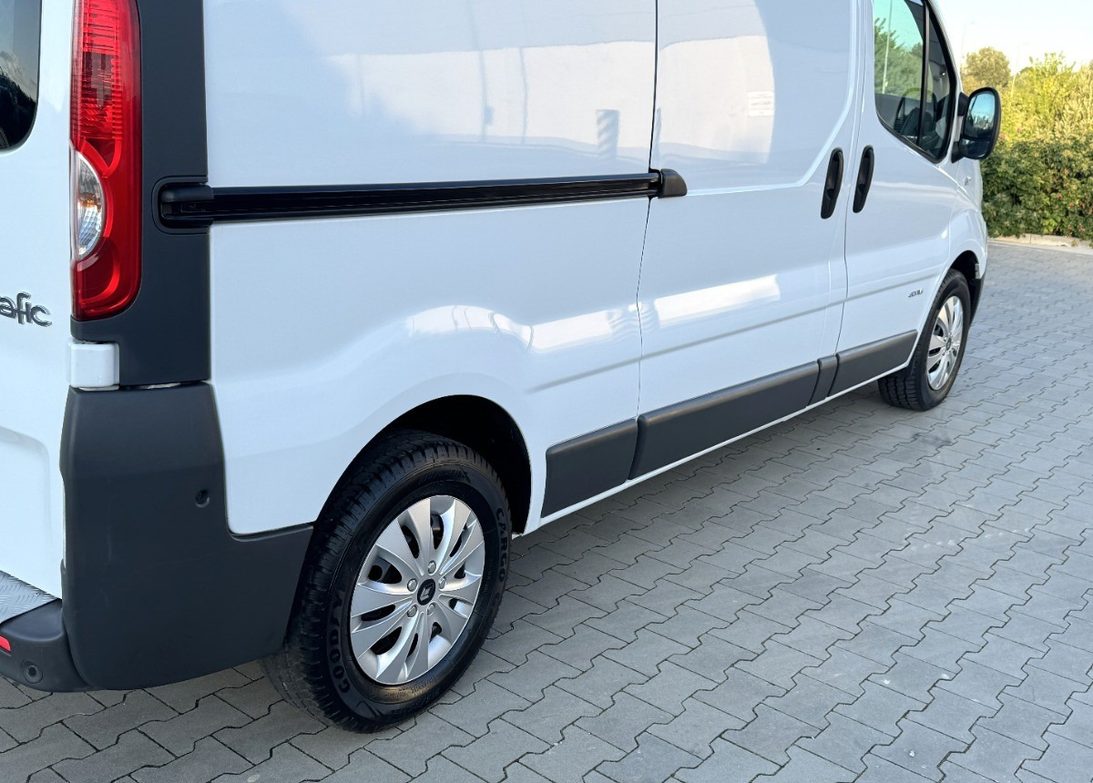 Furgão Renault Trafic 2.0 DCI 115KM LONG 2012 Rok Klimatyzacja Nawigacja BEZWYPADKOWY: foto 13