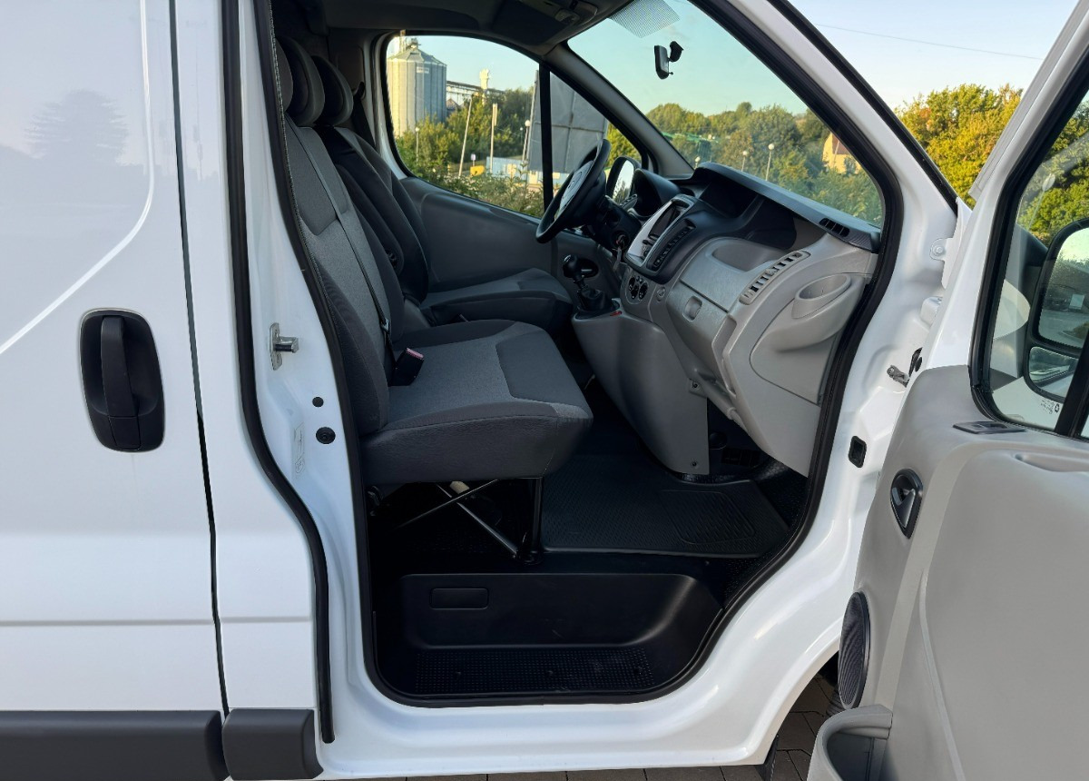 Furgão Renault Trafic 2.0 DCI 115KM LONG 2012 Rok Klimatyzacja Nawigacja BEZWYPADKOWY: foto 6