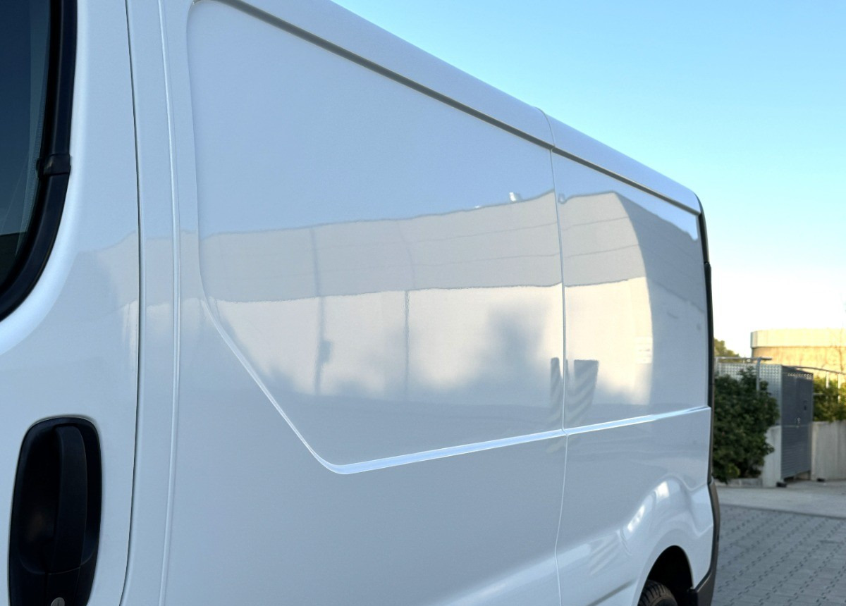 Furgão Renault Trafic 2.0 DCI 115KM LONG 2012 Rok Klimatyzacja Nawigacja BEZWYPADKOWY: foto 17