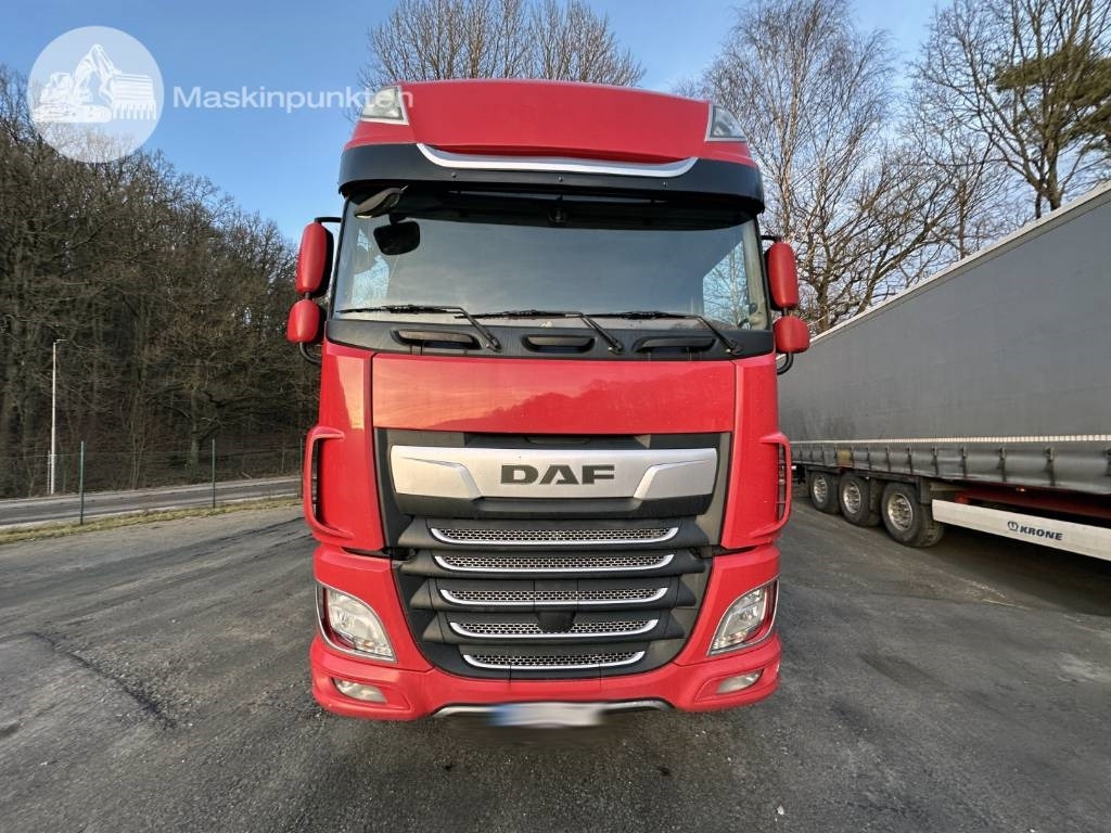 DAF XF 530 - Camião transportador de contêineres/ Caixa móvel: foto 5 DAF XF 530 - Camião transportador de contêineres/ Caixa móvel: foto 5