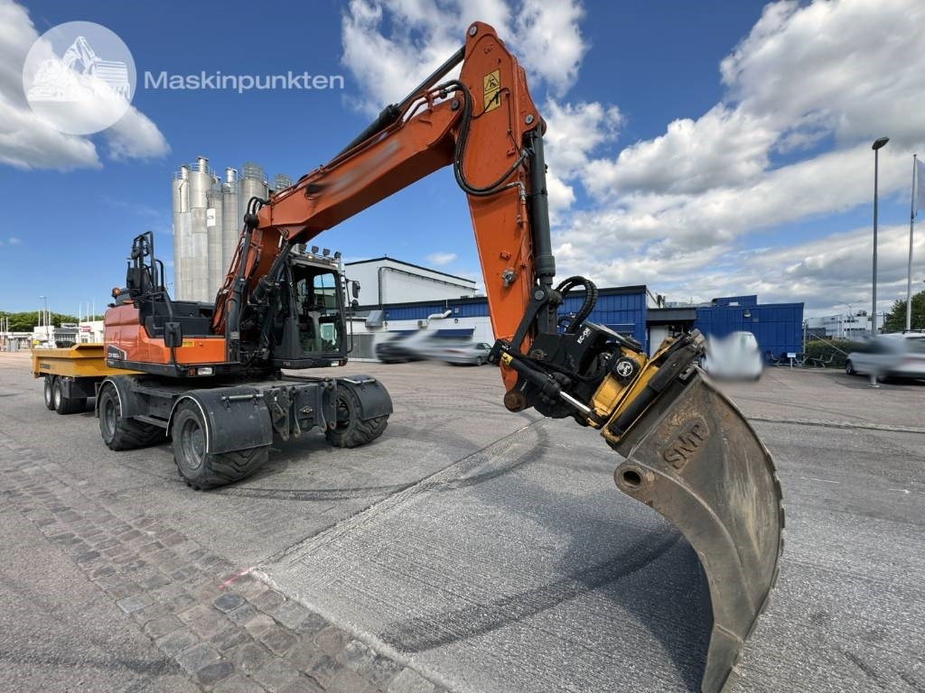 Doosan DX 160 W - Escavadeira de rodas: foto 5 Doosan DX 160 W - Escavadeira de rodas: foto 5